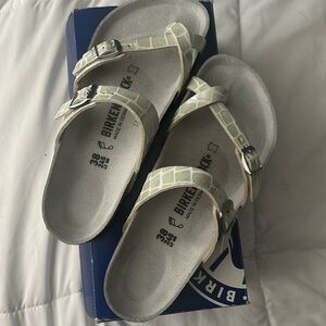 Birkenstock size EU 38 color Gator gleam